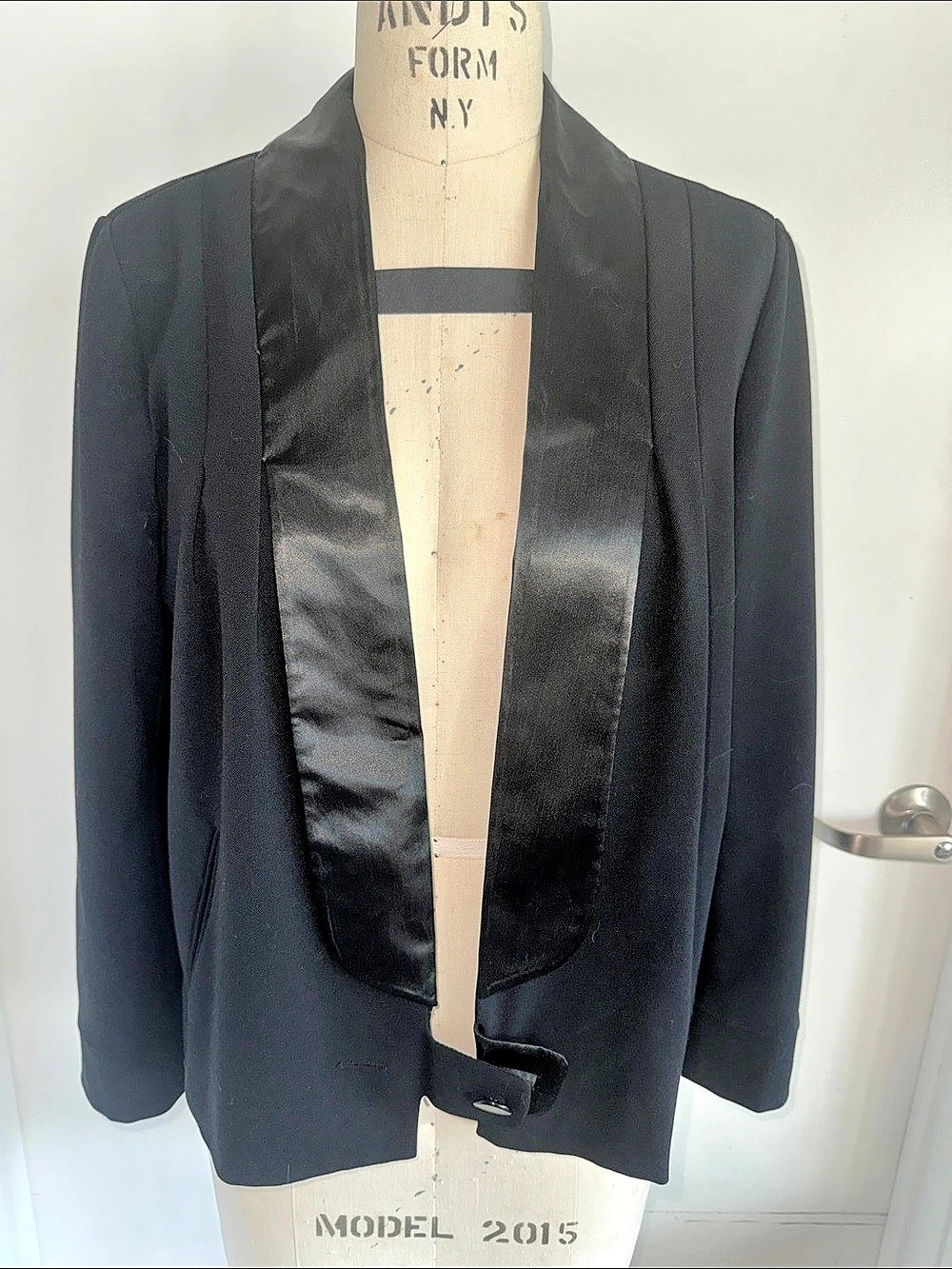 See by Chloé Satin Lapel Wool-Blend Tuxedo Blazer Tuxedo Blazer Black Size 4